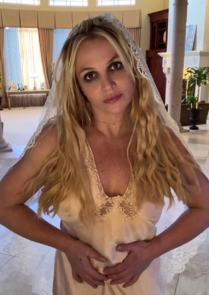 Hasta Perez Hilton le manda mensaje a Britney Spears