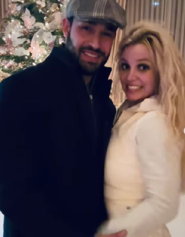¿Y dónde está la cantante?