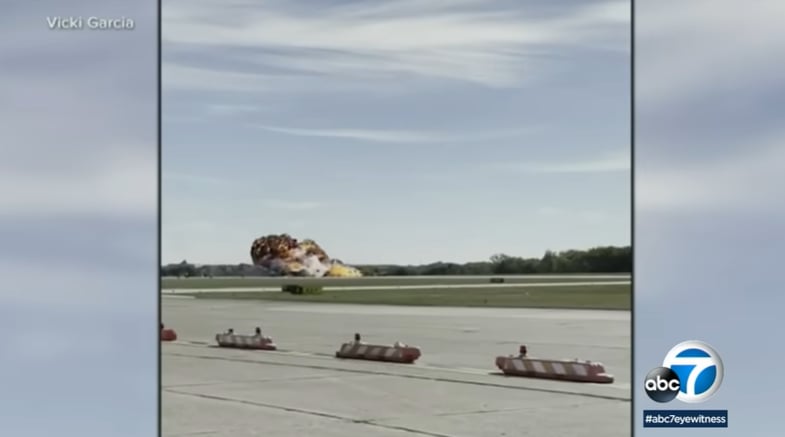 Videos choque aviones Dallas: Los restos y la explosión
