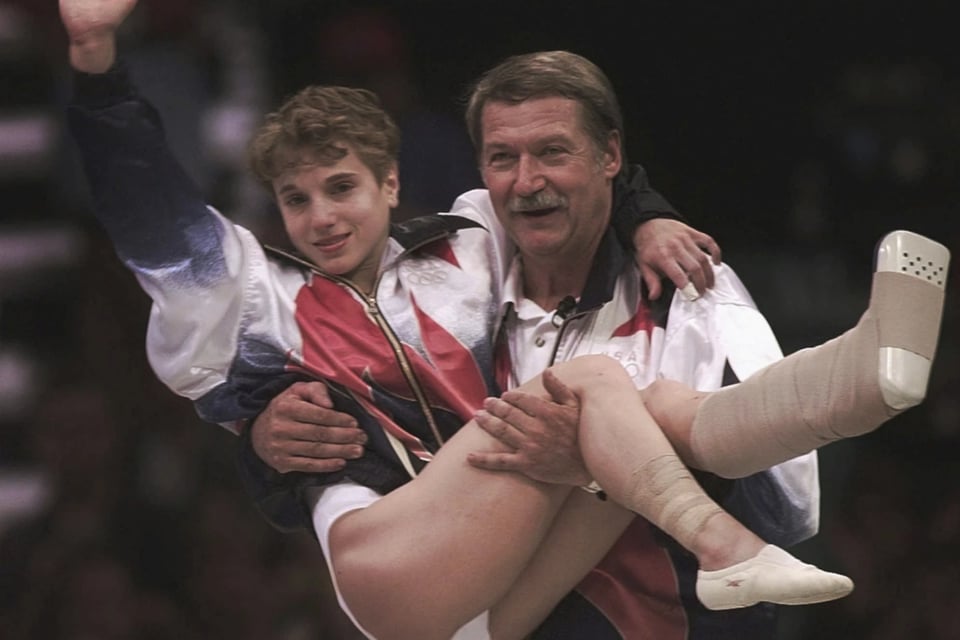 Bela Karolyi, polémico entrenador del equipo de gimnasia olímpica de EEUU, muere a los 82 años