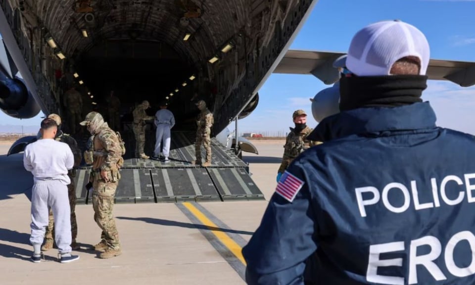 Trump pide a los indocumentados en un video que se «autodeporten» antes de ser arrestados