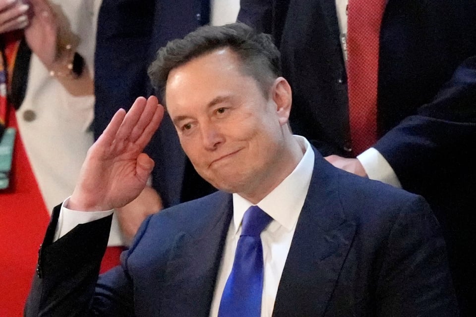 Elon Musk Receives Standing Ovation in Congress During Trump’s Speech