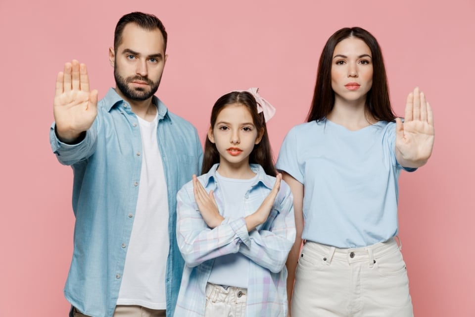 Cosas que los hijos no deben hacer según un neurólogo