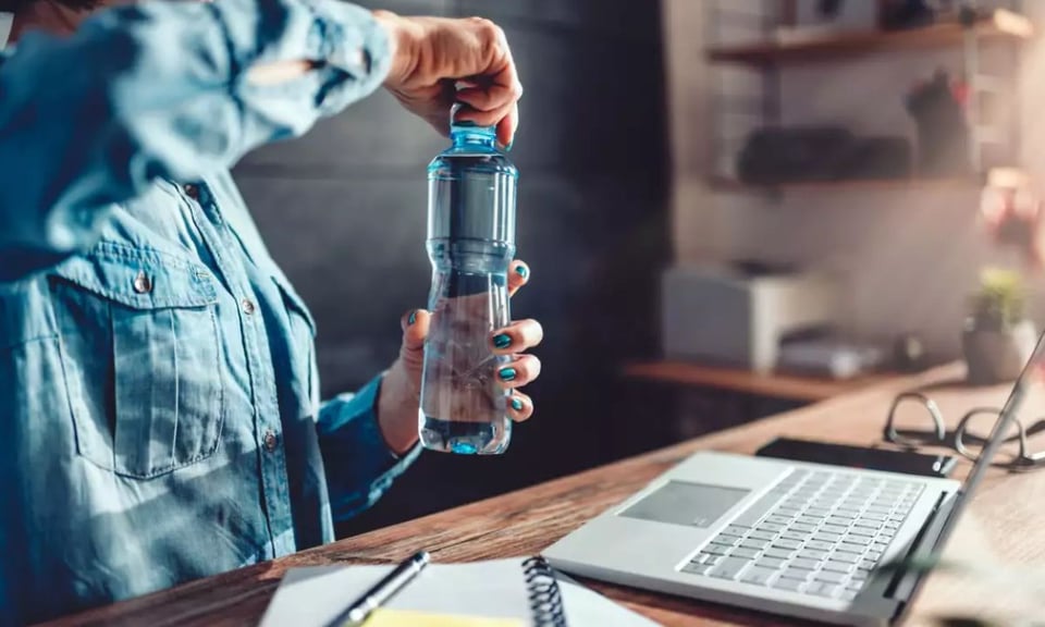 La IA también bebe agua: el lado oculto de la tecnología