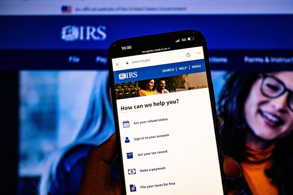 IRS compartió «por error» datos de personas al departamento de inmigración