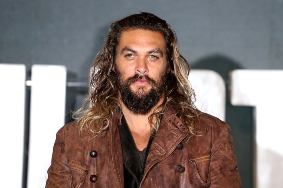 Jason Momoa evacúa Hawái