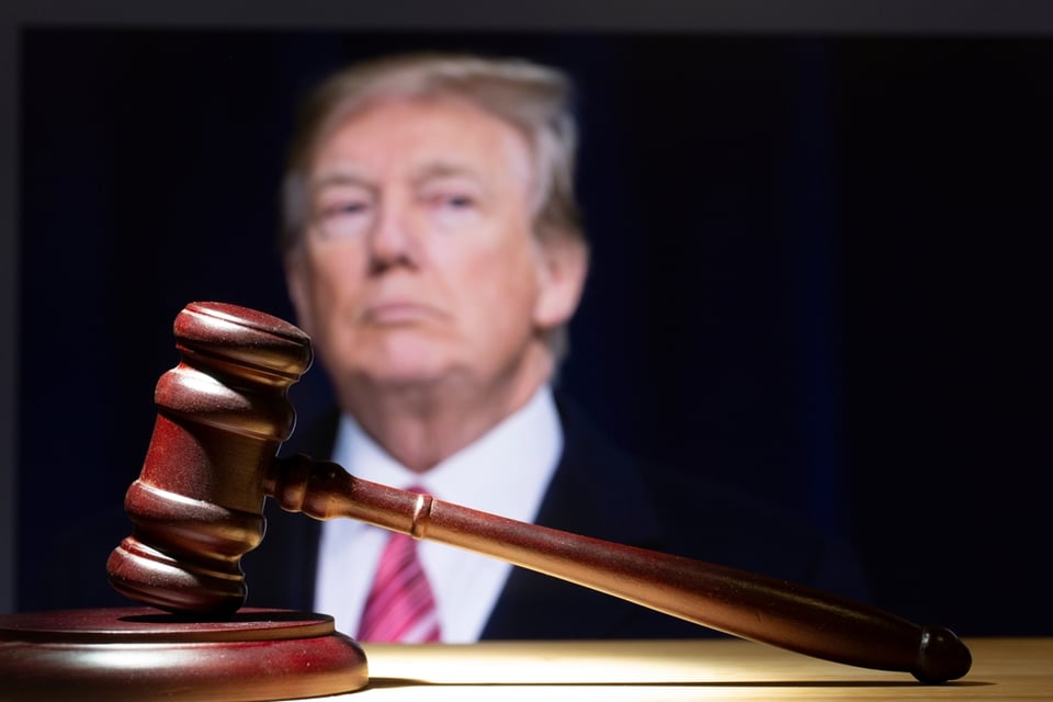 California lleva a Trump a los tribunales por millonario acuerdo que frena parque eólico
