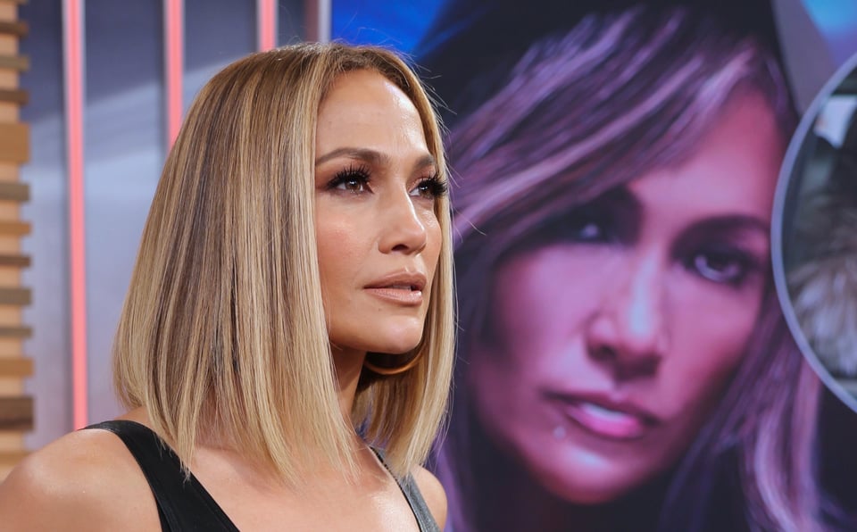 Mujer detenida se vuelve viral por su increíble parecido con Jennifer Lopez