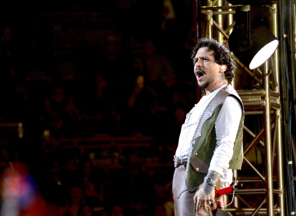 Christian Nodal niega querer frenar la ‘Ley Cazzu’, pero un expediente judicial contradice parte de su versión