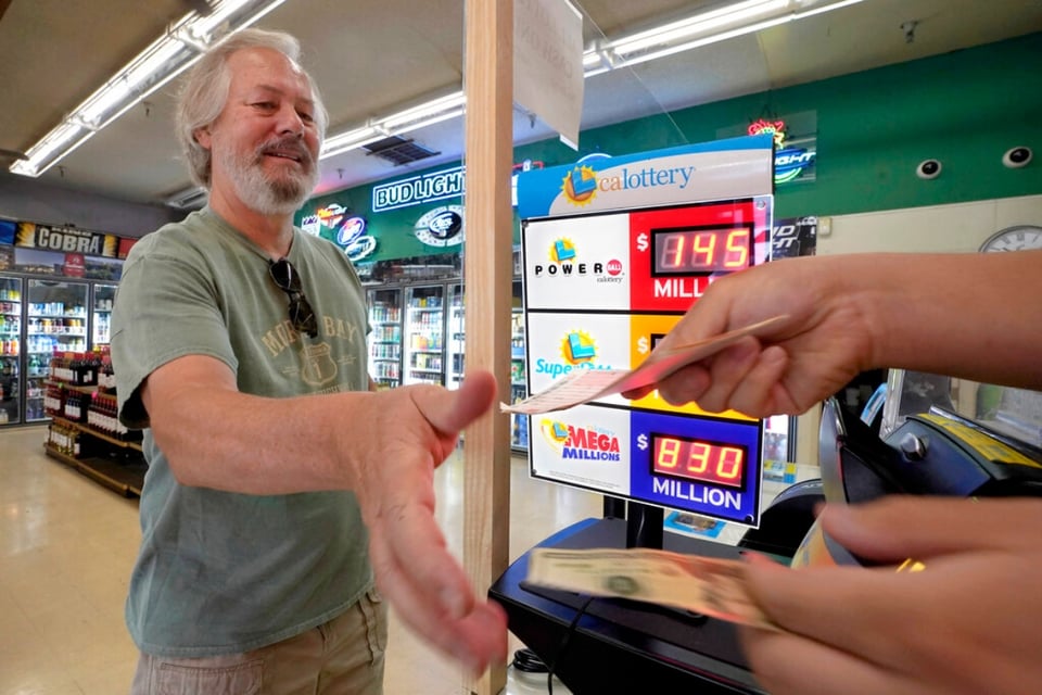 Mega Millions ofrece oportunidad para millones en EEUU de ganarse la lotería