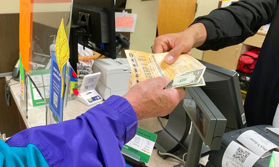 Premio mayor de Powerball alcanza cifra RÉCORD de $ 1,900 millones