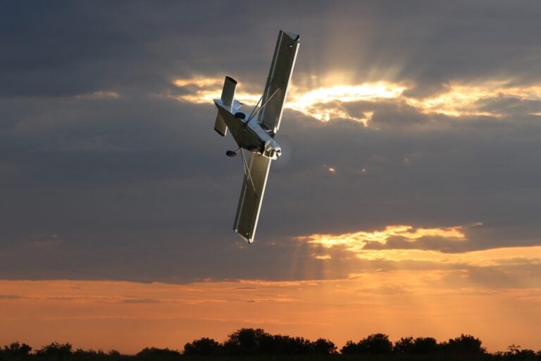 "Uno de los aviones cayó en espiral al suelo"