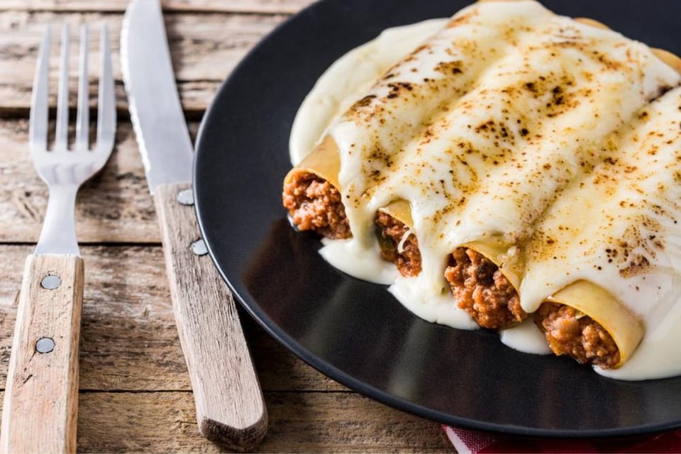 Canelones de carne, Salsa Bechamel, MundoNow, sabor, recetas