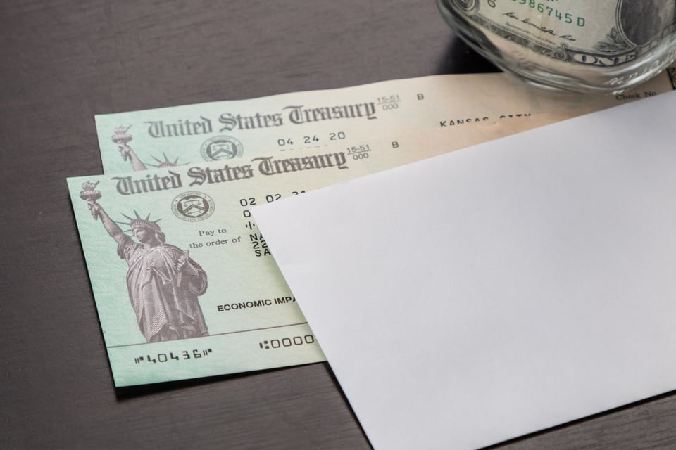 Anuncian cheques de energía entre los $20 y $900 dólares para millones de estadounidenses