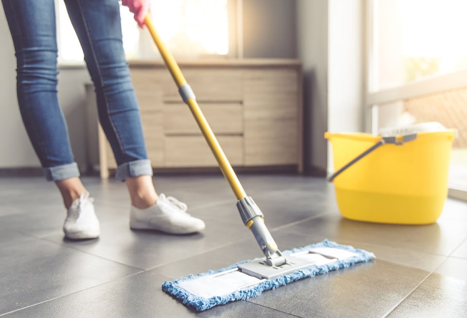 mujer, limpieza, piso, hogar, vinagre