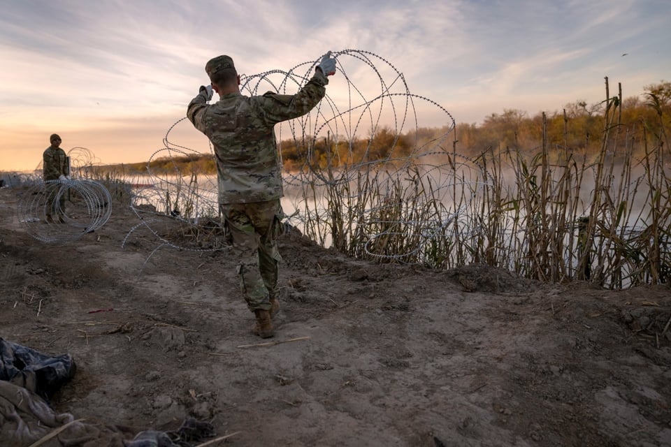 MundoNOW, Biden Government asylum migrants, Migration crisis, Migration policies, Asylum seekers