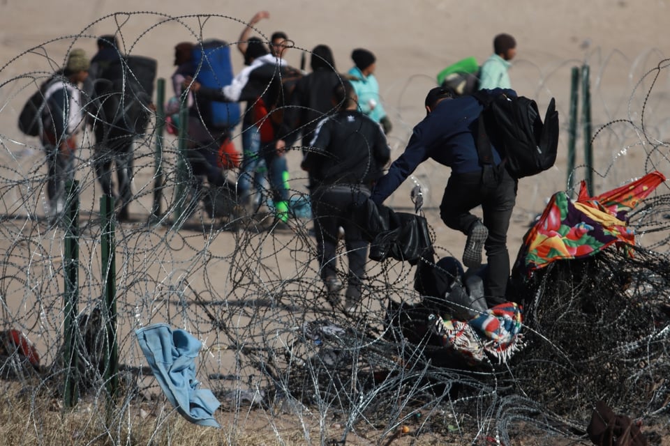 immigration regulations, national security, public security, deportations, MundoNOW