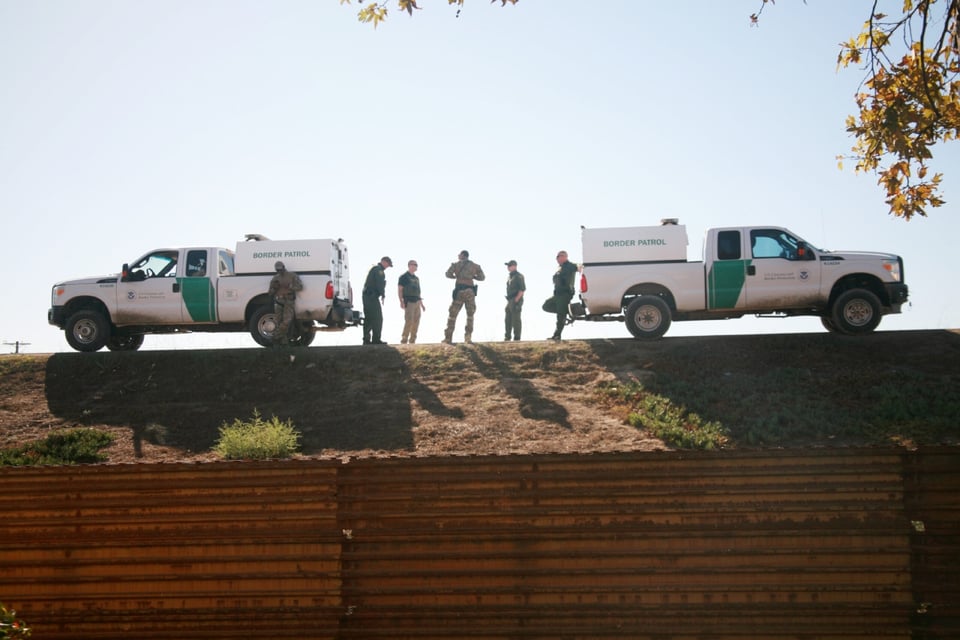 border crossing, Texas law, repel migrants, arrest of criminals, UN