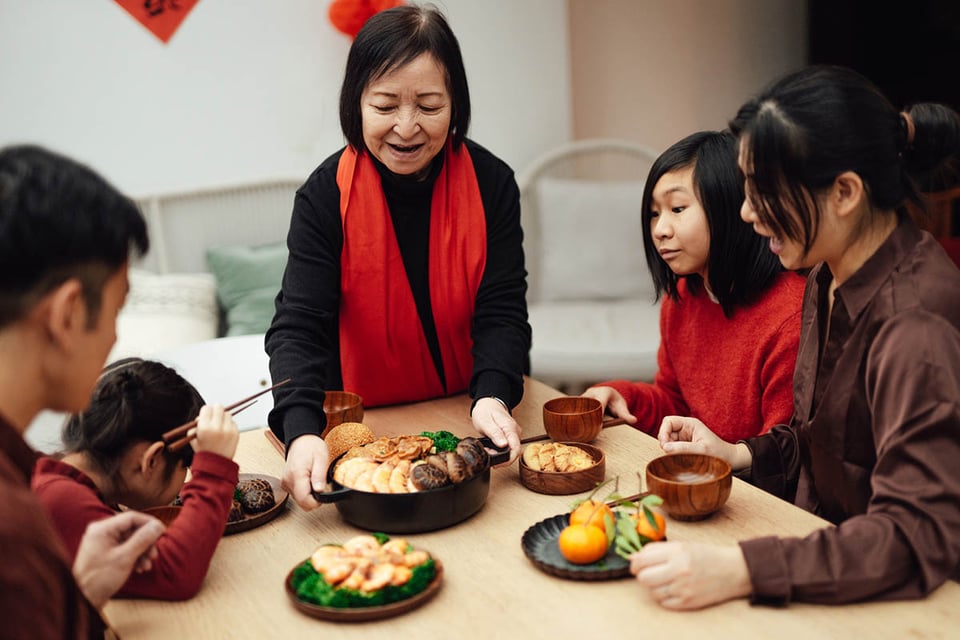 familia, celebración, comida, festejo, MundoNOW