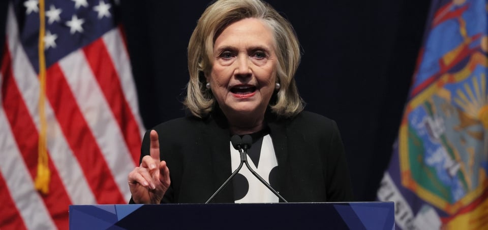Hillary Clinton da positivo a COVID-19 featured image