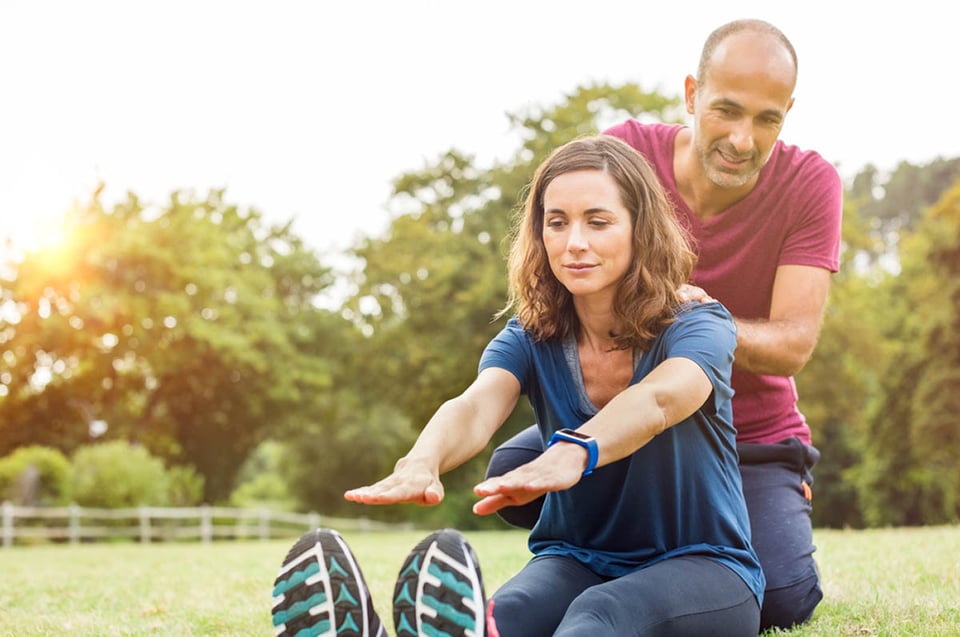 pareja, ejercicio, aire libre, hierba, mujer