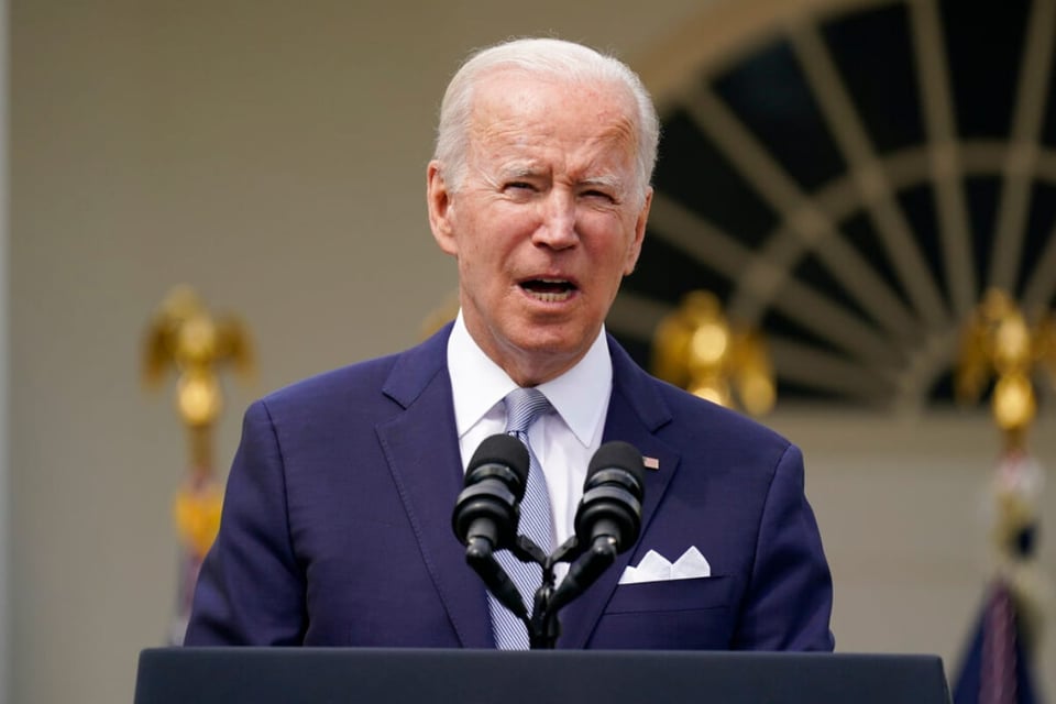 Joe Biden salute prince