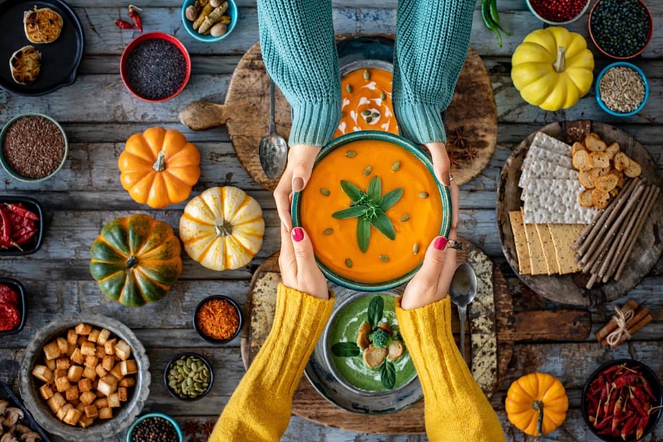mujeres, sopas de verduras, sopa Detox, veganos, vegetarianos