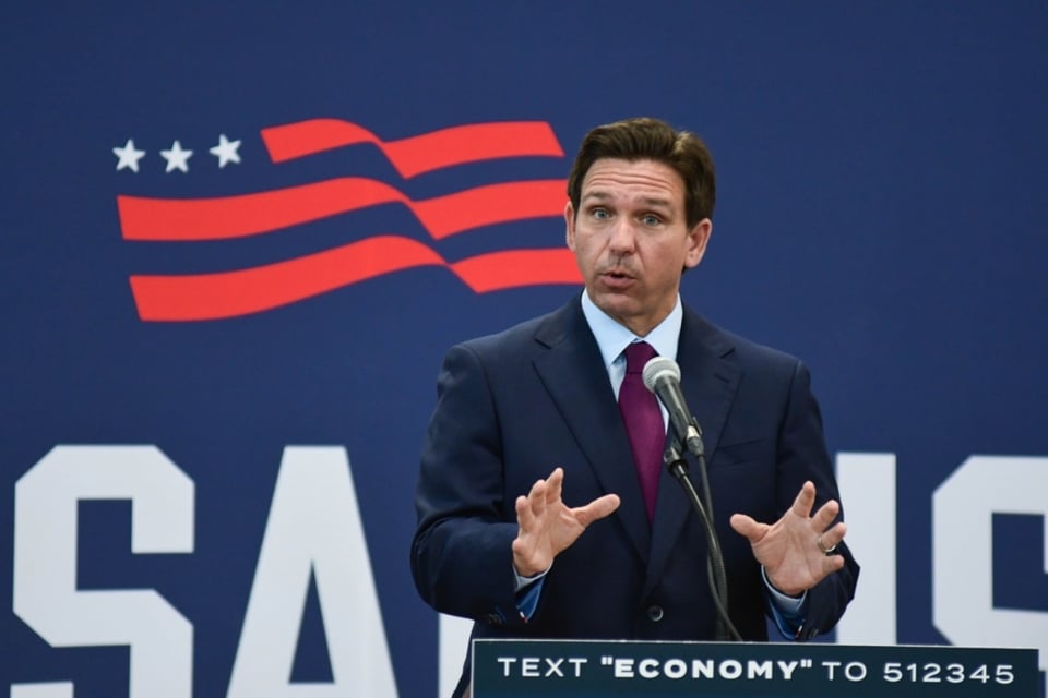 Ron DeSantis suspende su campaña presidencial