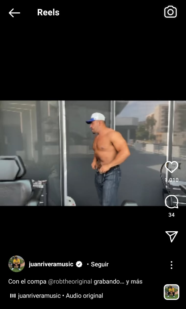 Juan Rivera sin camiseta