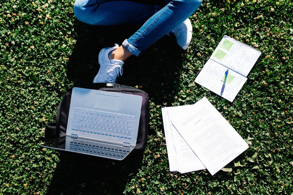 laptop, universidad, estudios, dinero, MundoNOW