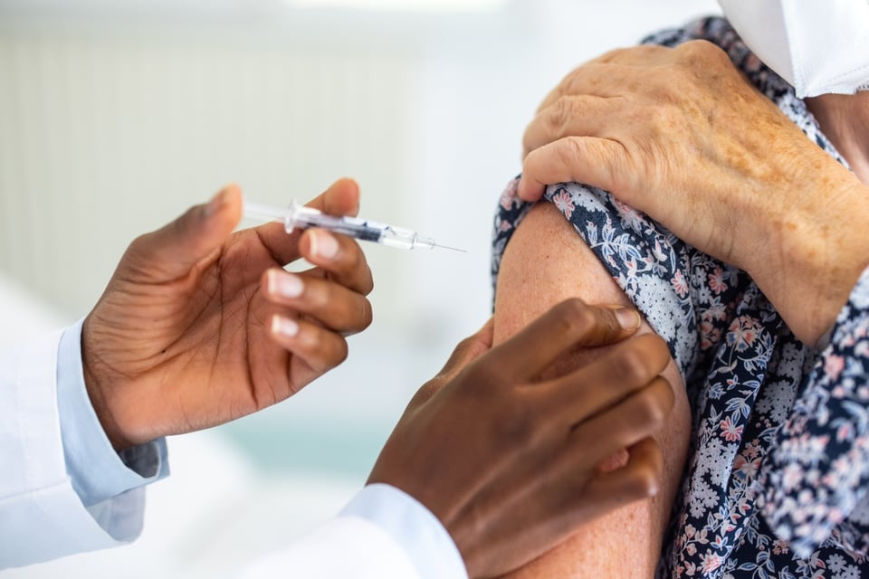 Infecciones anteriores,Vacuna anual contra la gripe, Variante XBB.1.5, Protección contra omicron, Aprobación de vacunas actualizadas