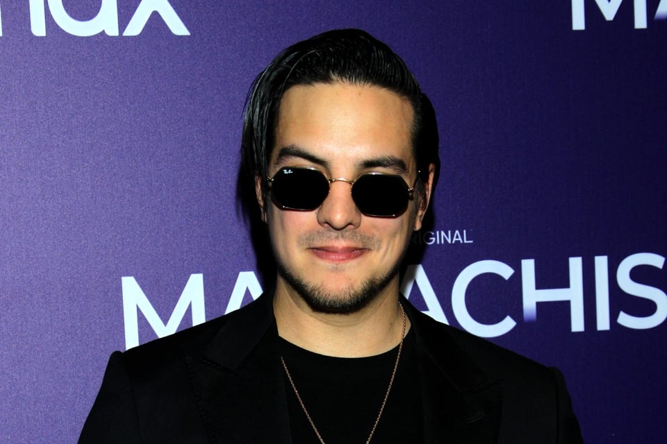 Vadhir Derbez padre, riesgo de muerte, accidente, cantante, MundoNOW