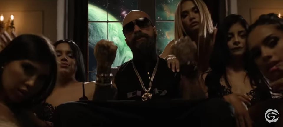 Babo se convirtió en la sensación del internet luego de que el video de la canción de Cartel de Santa se viralizara