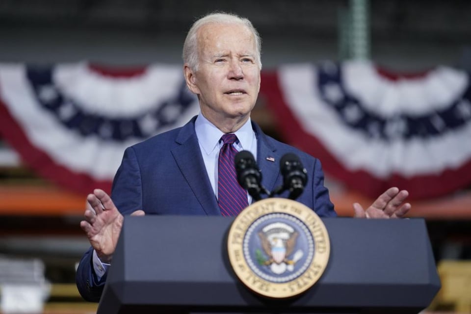Biden anuncia programa para ofrecer internet de bajo costo