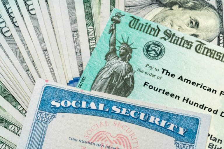 Millones en EEUU recibirán DOS cheques por un total de hasta $1,828 dólares; vea la fecha exacta