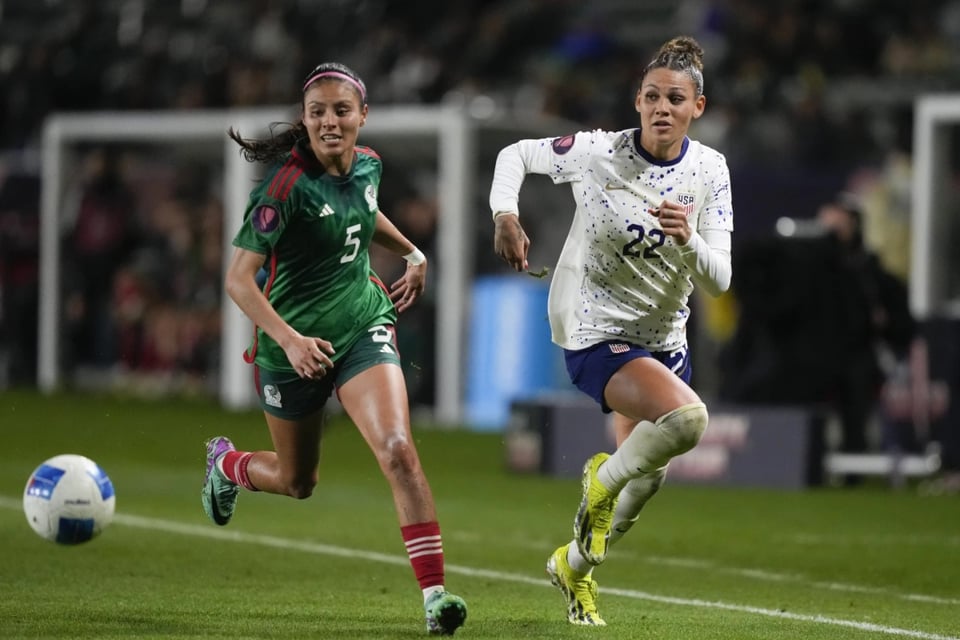Did Mexico benefit from an uncalled penalty against the U.S. in the W Gold Cup?