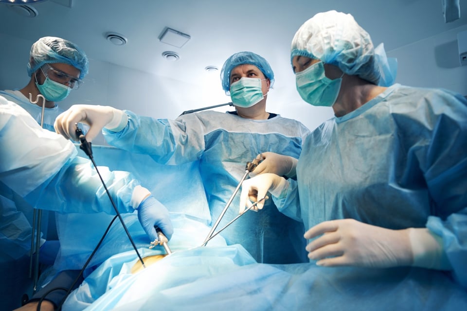 medicos, hospital, hospitales, complicaciones de salud, intervención