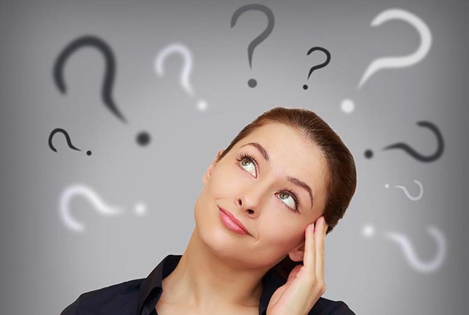 mujer de negocios, signo de interrogación, incierto, establecimiento de objetivos, MundoNOW
