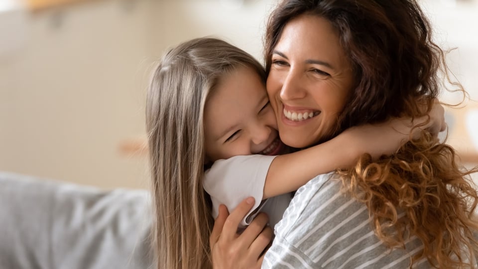 ¡Duerma plenamente! Estudio anuncia que las mamás deben dormir más horas que los hombres