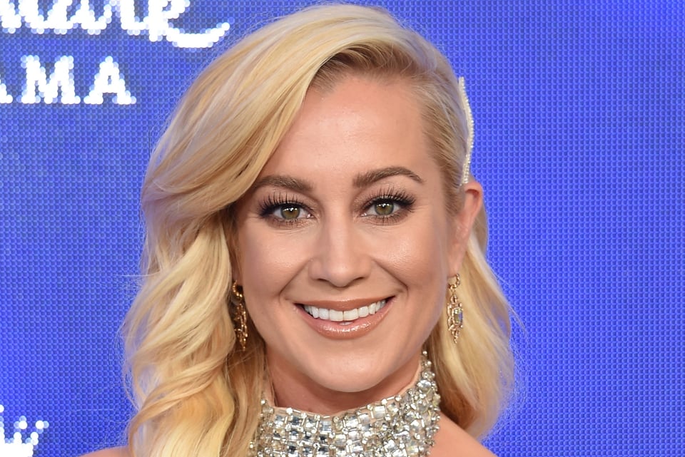 Singer Kellie Pickler’s husband dies by suicide