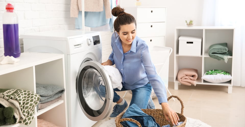 4 formas de ahorrar dinero al lavar la ropa