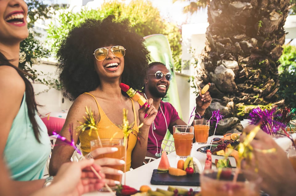 Más allá de las hamburguesas: recetas de barbacoa creativas para tu próxima comida al aire libre