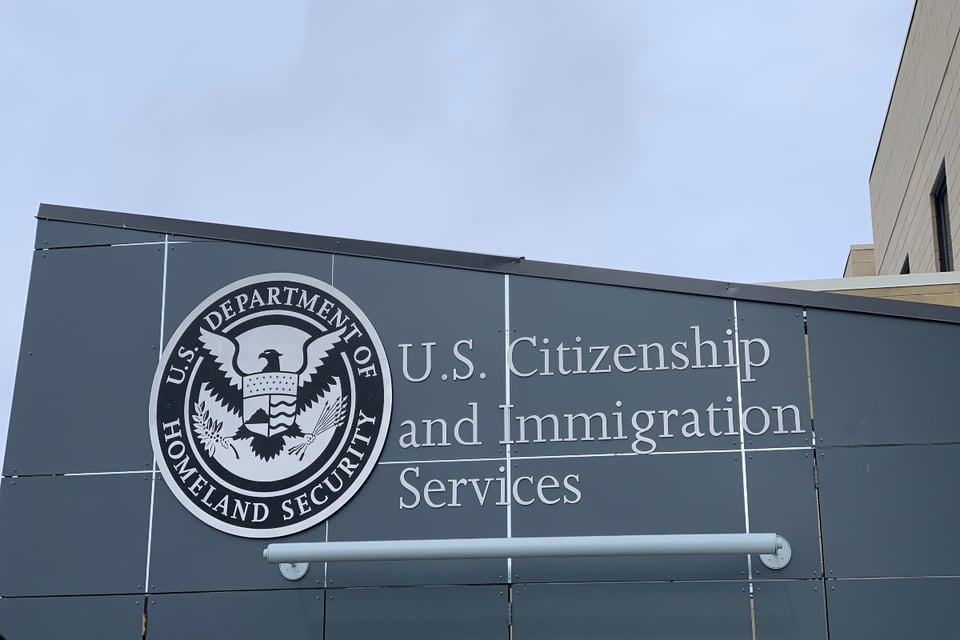 USCIS Increases Immigration Fees, migrants, border, USA, MundoNOW
