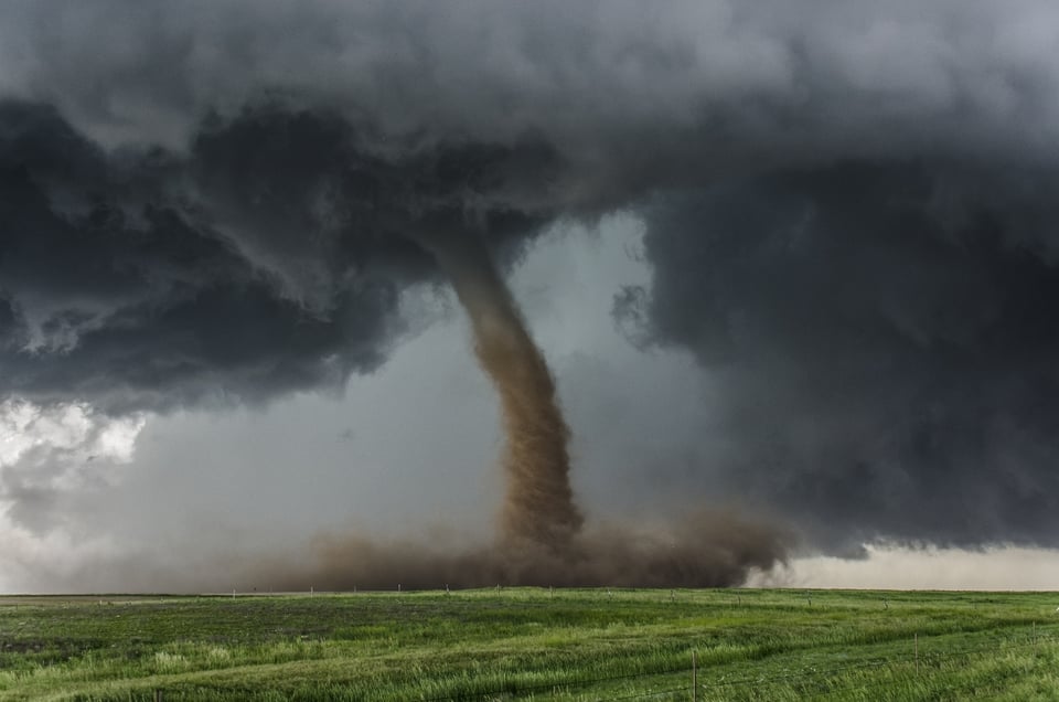 Tornado deja destrucción en EEUU en pleno fin de semana (FOTOS Y VIDEOS)