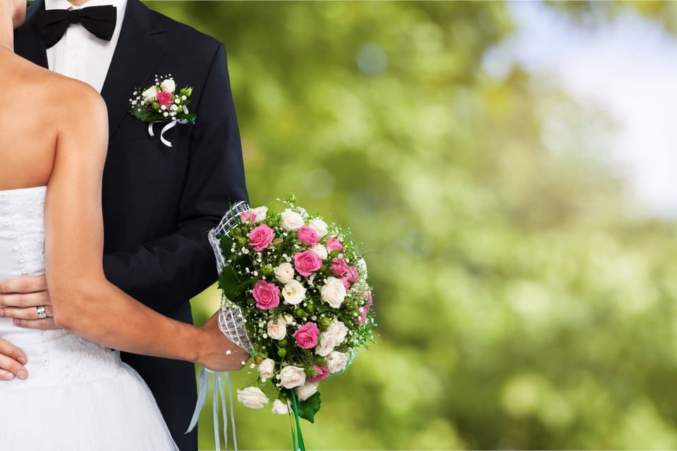 Newlywed bride dies in mysterious fall and she is believed to have been pregnant