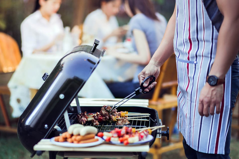 Fumar, técnicas de barbacoa, hombre, parrilla, comida.