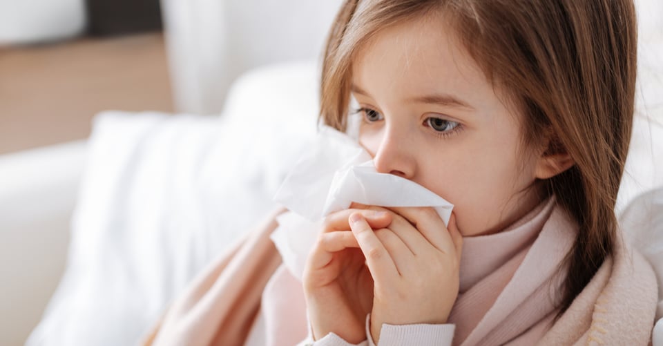 Niña enferma por virus