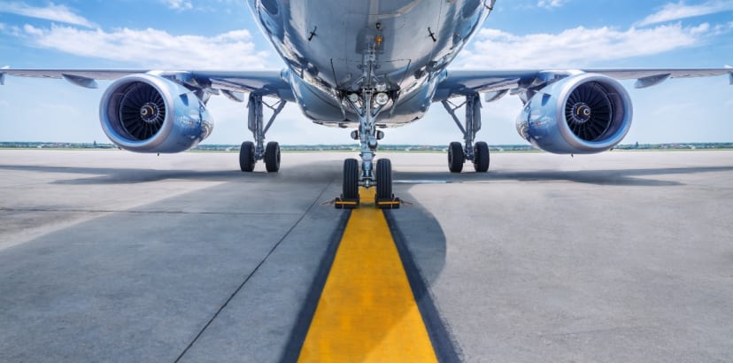 Avión de RedAir se incendia en aeropuerto de Miami