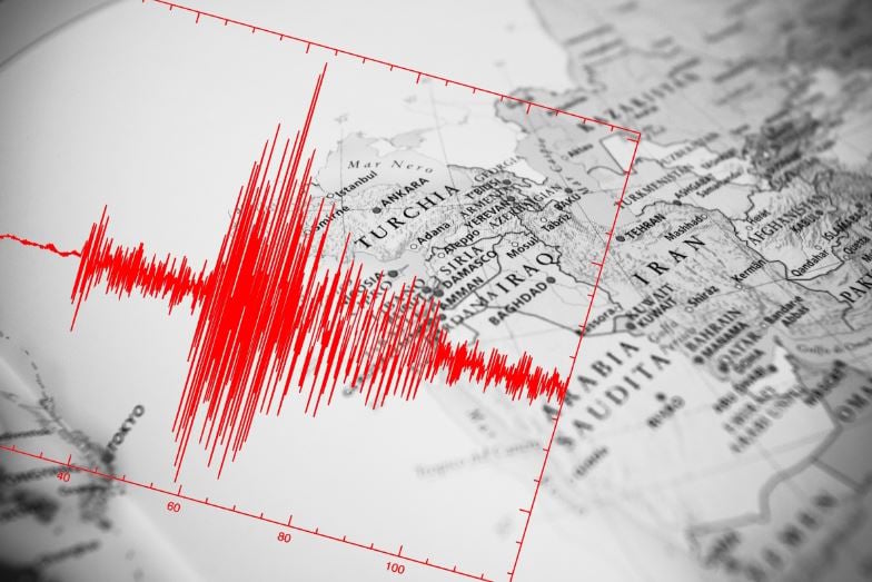Mapa con líneas de sismo encima